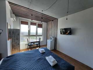 Апартаменты SKY Apartment Virmenska Киев Скандинавский лофт с кроватью размера «king-size»-3