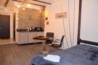 Апартаменты SKY Apartment Virmenska Киев Апартаменты с видом на озеро-11