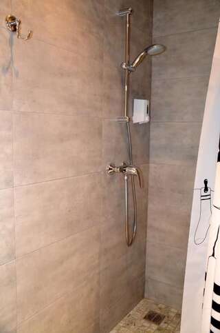 Апартаменты SKY Apartment Virmenska Киев Лофт-11